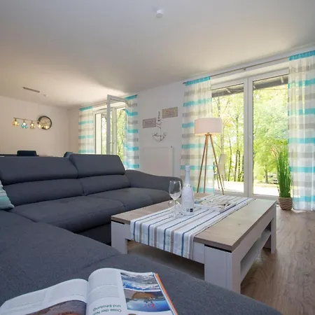 Haus Waldidyll, Küstenflair Apartment Sellin (Rugen)